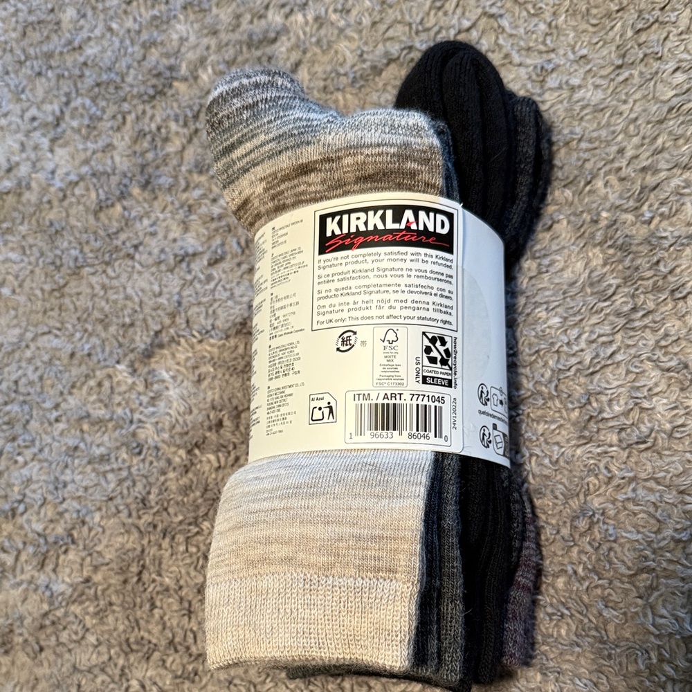 Kirkland Signature Ladies Crew Socks in Gray, Black, Beige and Plum - Picture 3 of 3